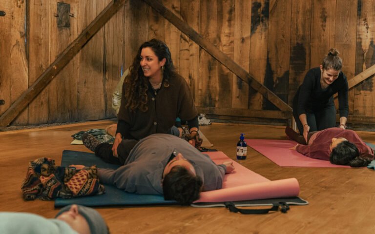 Yoga Brunch Taller de Masaje Thai